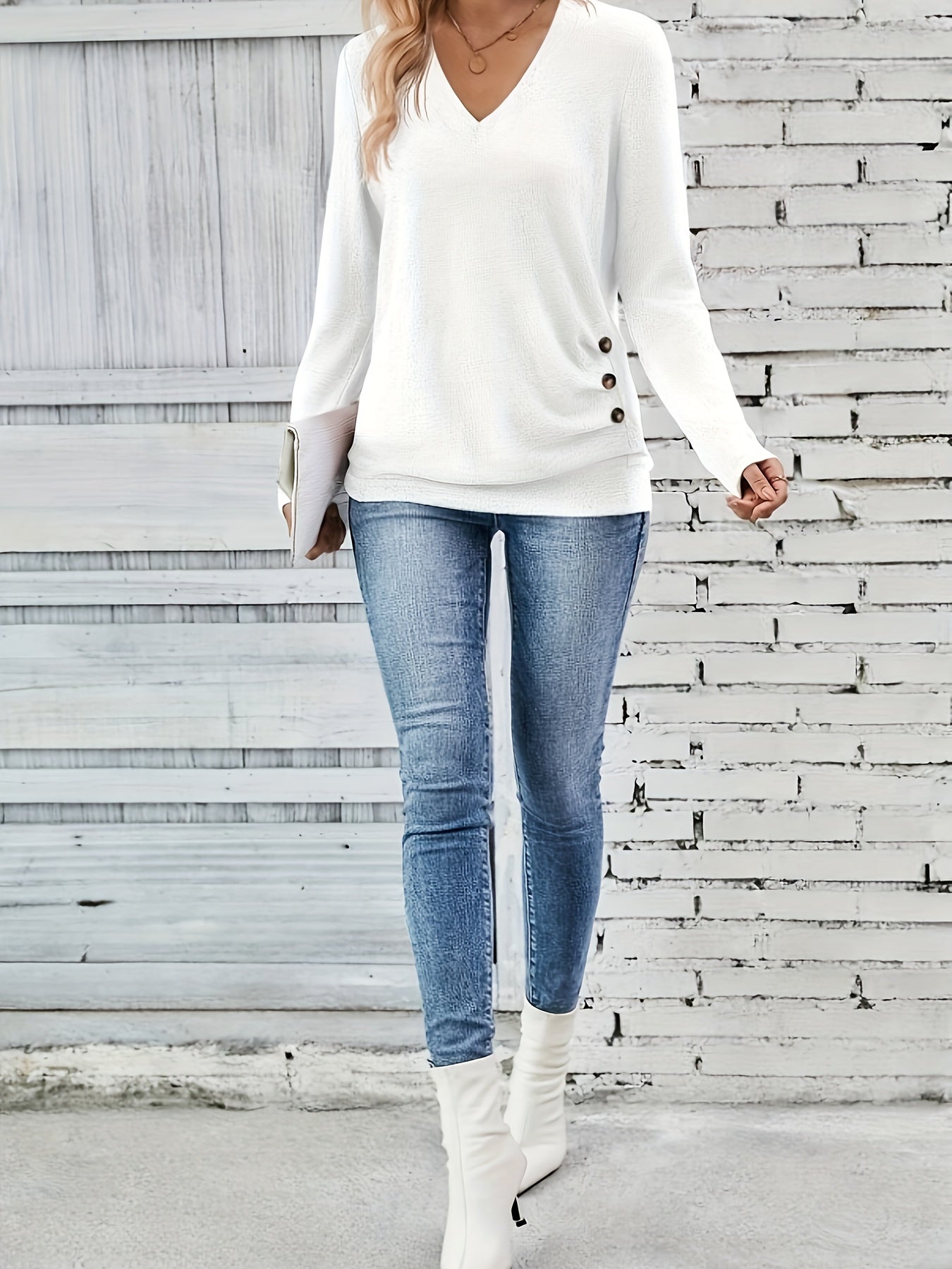 Elegant Women's V-Neck Long Sleeve T-Shirt with Button Hem Detail - Soft Polyester, Stretch Fit, Machine Washable, Ideal for Fall & Winter