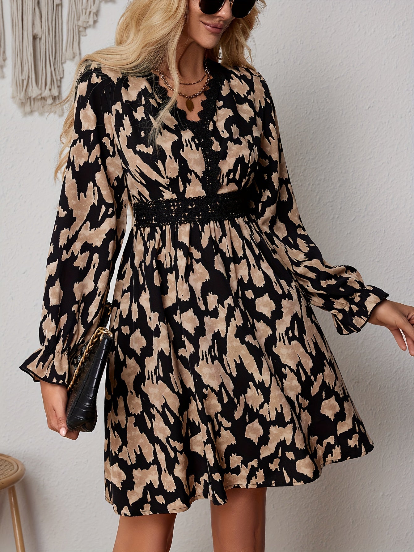 Elegant Floral Print and Contrast Lace Dress, Ideal for Spring and Fall Season