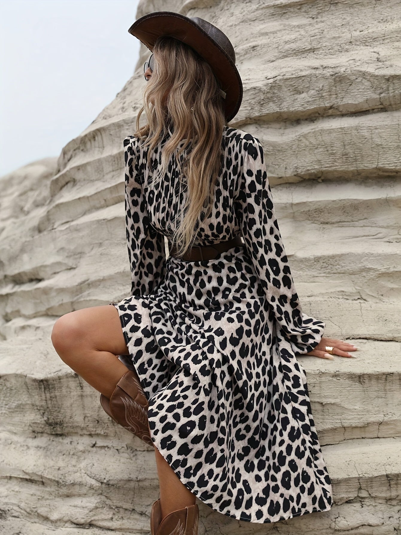 Elegant Leopard Print Pleated Midi Dress for Women – Long Sleeves, High Neck, Perfect for Spring & Fall